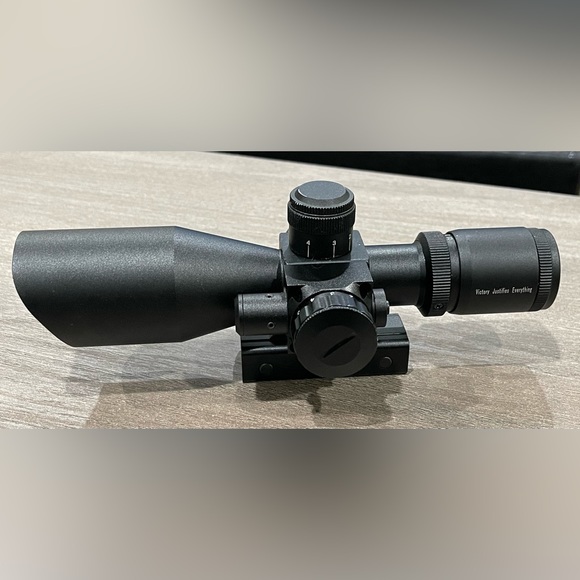 FireField Rifle Scope 2.5x-10x with red laser - Picture 2 of 9